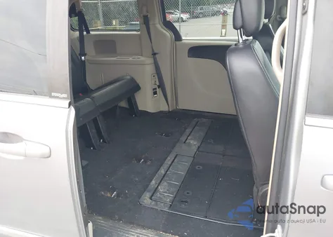 2013 Chrysler Town & Country Touring from USA, damaged, VIN 2C4RC1BG5DR674901